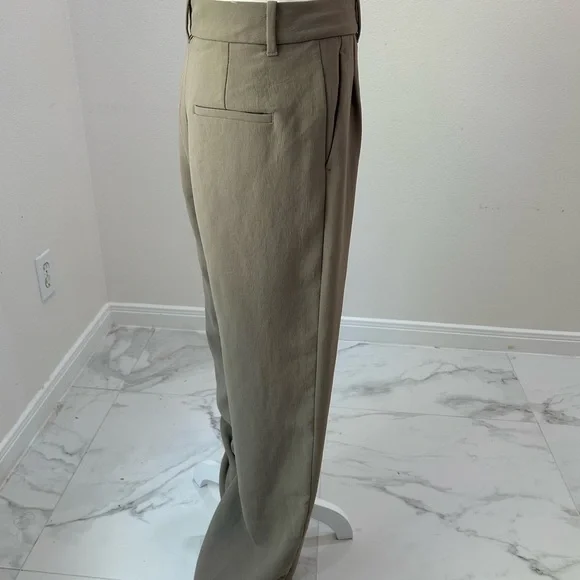 Aritzia The Effortless Plant Pleated High-Waist Wide-Leg Pants in Taupe - Picture 7 of 9